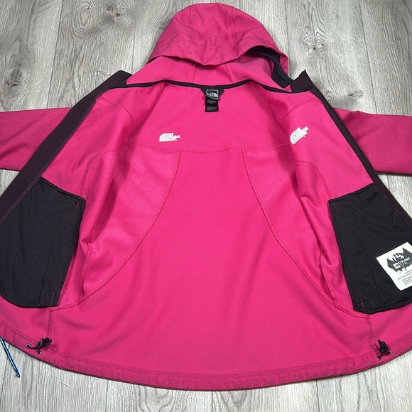 The North Face Soft Shell Jacket - Picture 13 of 14